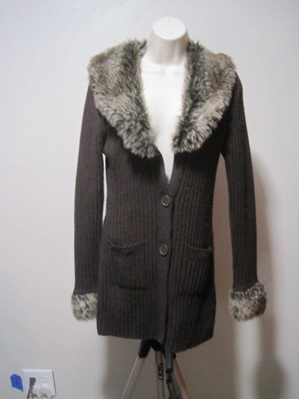 It’s Our Time Brown Ribbed Knit Cardigan Sweater Faux Fur Collar Cuffs Medium